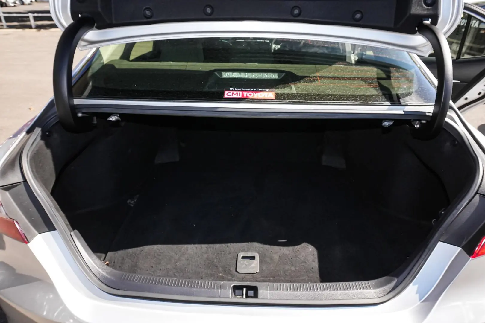 2018 Toyota Camry Gallery Image 11