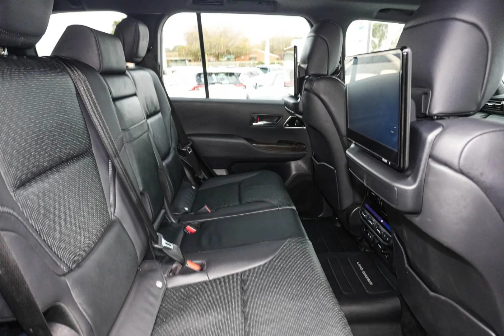 2023 Toyota Landcruiser Gallery Image 9