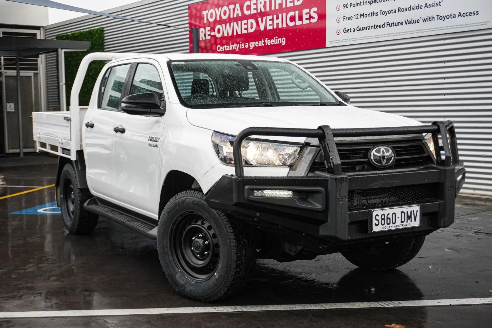 2022 Toyota Hilux Gallery Image 2
