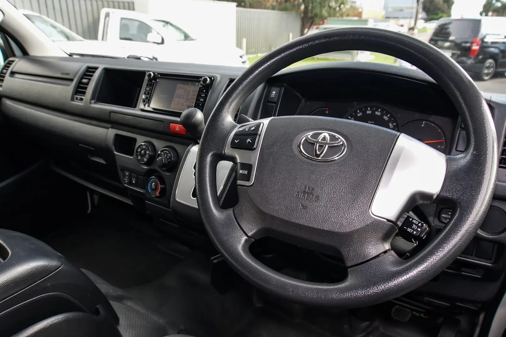 2018 Toyota Hiace Image 6