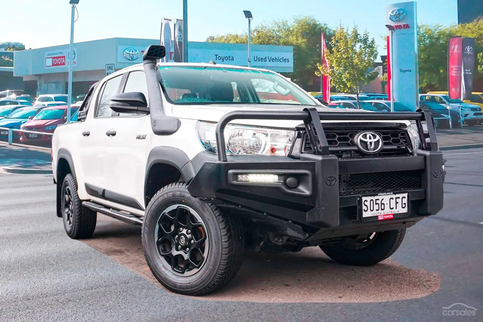 2019 Toyota Hilux Image 1