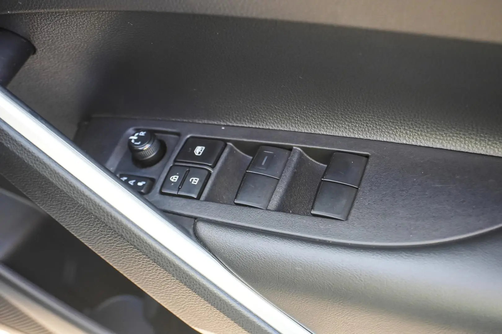 2023 Toyota Corolla Cross Gallery Image 18