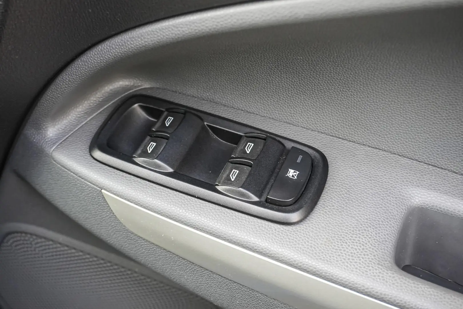 2017 Ford EcoSport Gallery Image 17