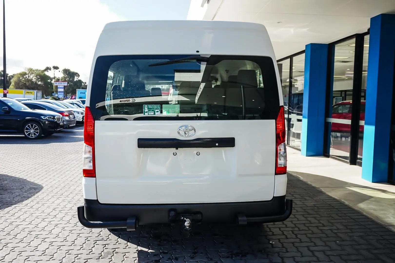 2019 Toyota Hiace Gallery Image 5
