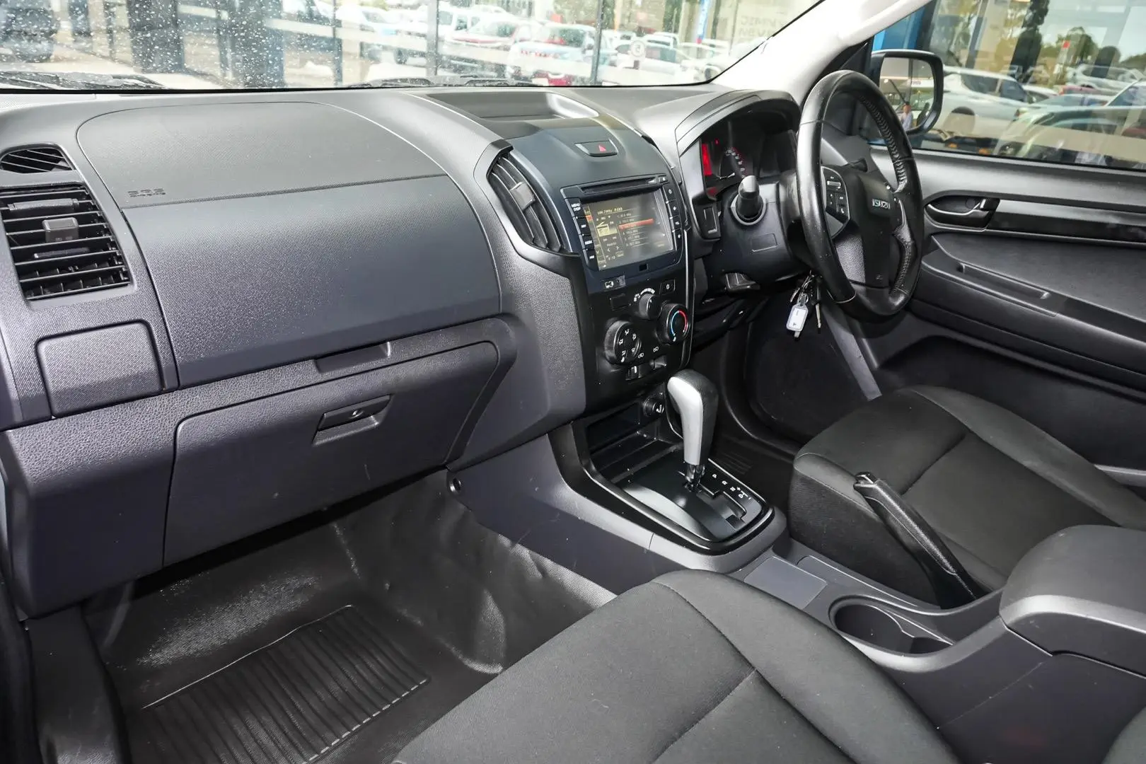 2018 Isuzu D-MAX Gallery Image 13