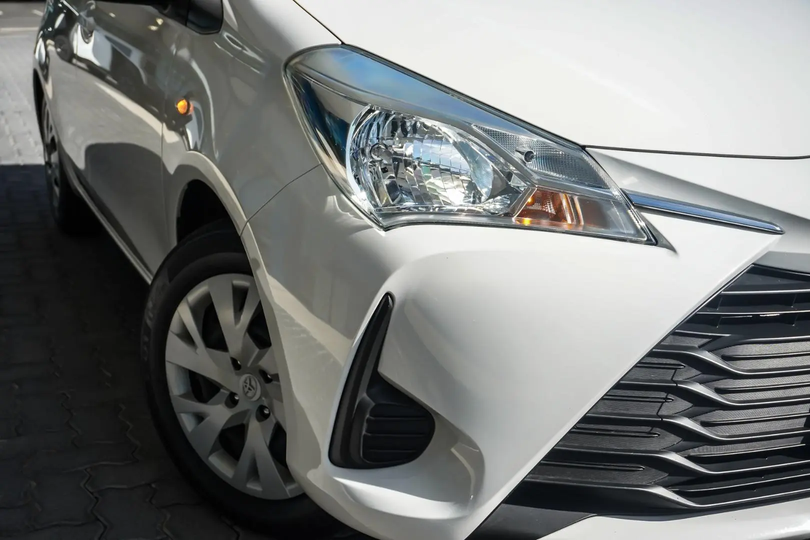 2019 Toyota Yaris Gallery Image 12