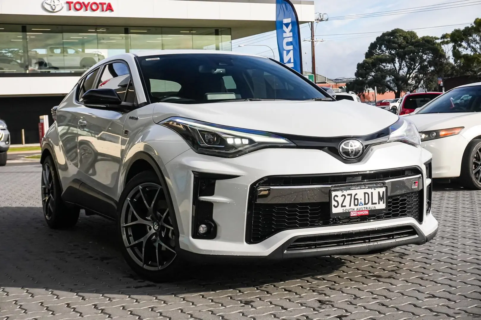2022 Toyota C-HR Gallery Image 2