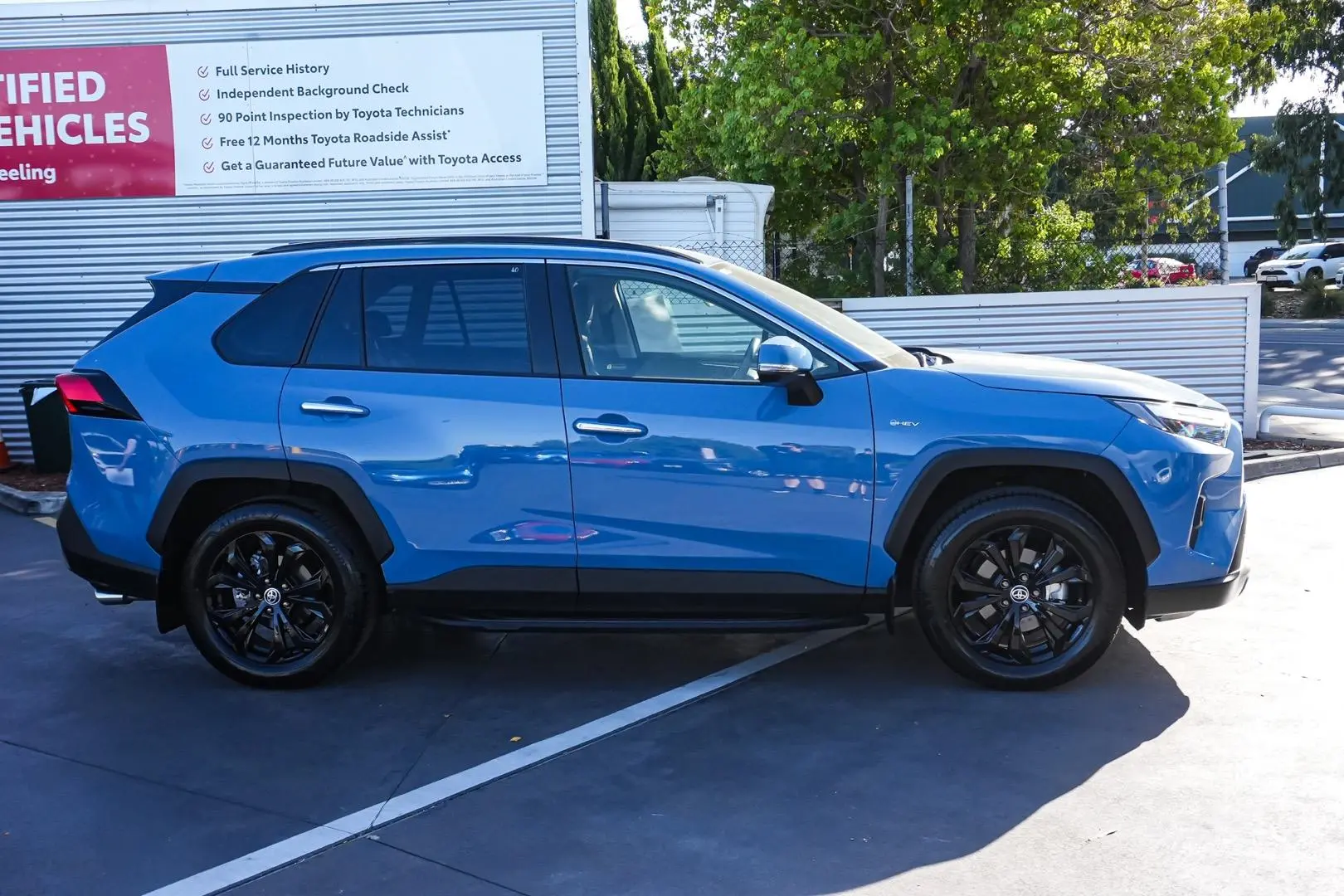 2025 Toyota RAV4 Gallery Image 4