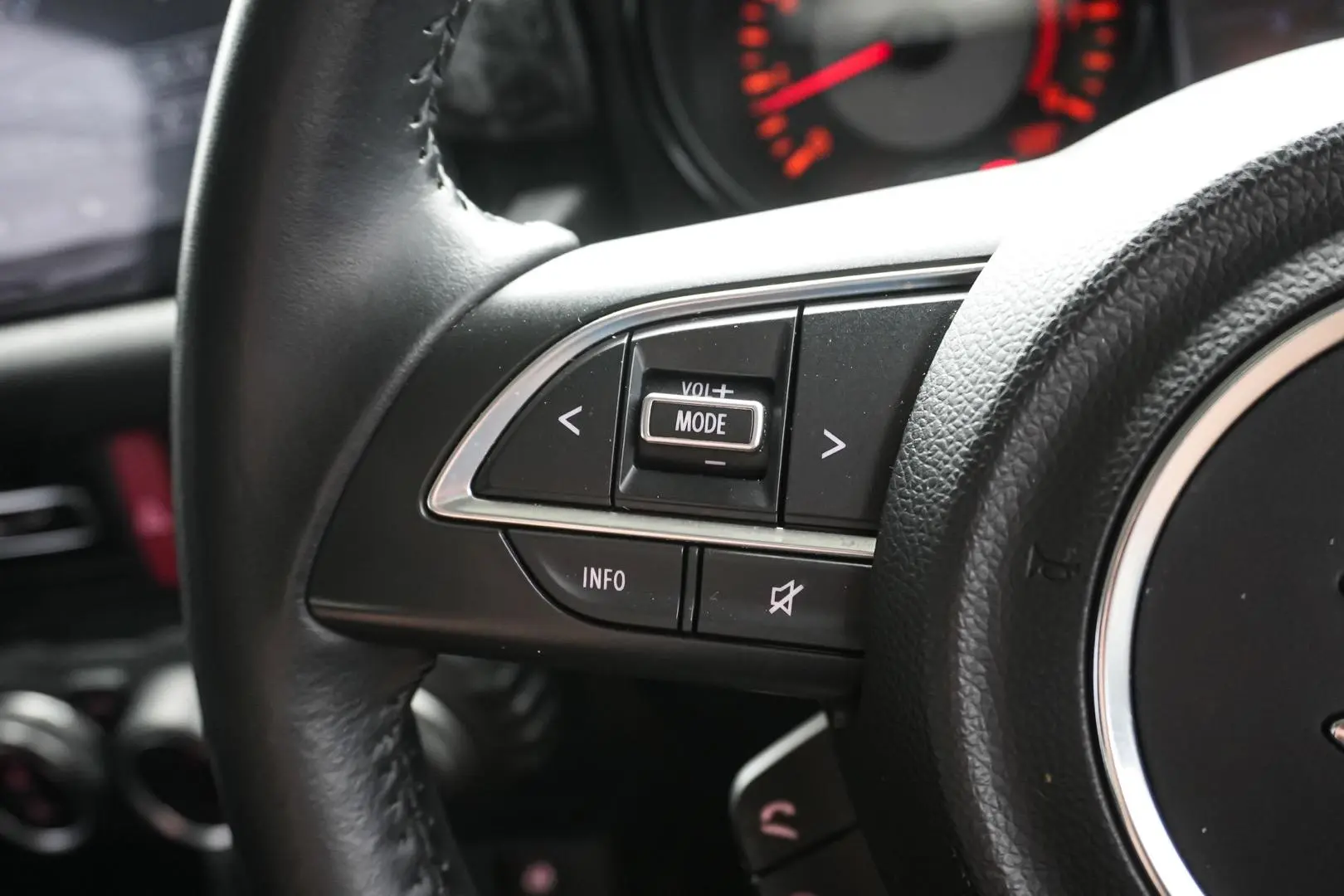 2021 Suzuki Jimny Gallery Image 19