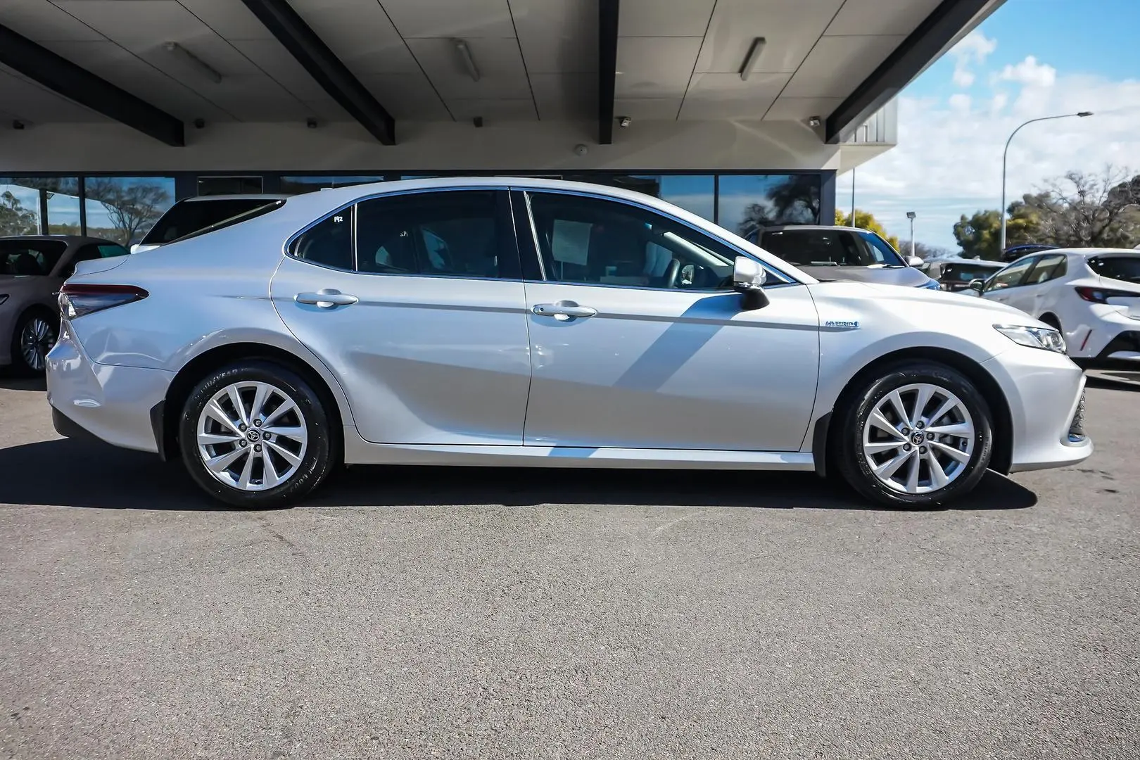 2021 Toyota Camry Gallery Image 4
