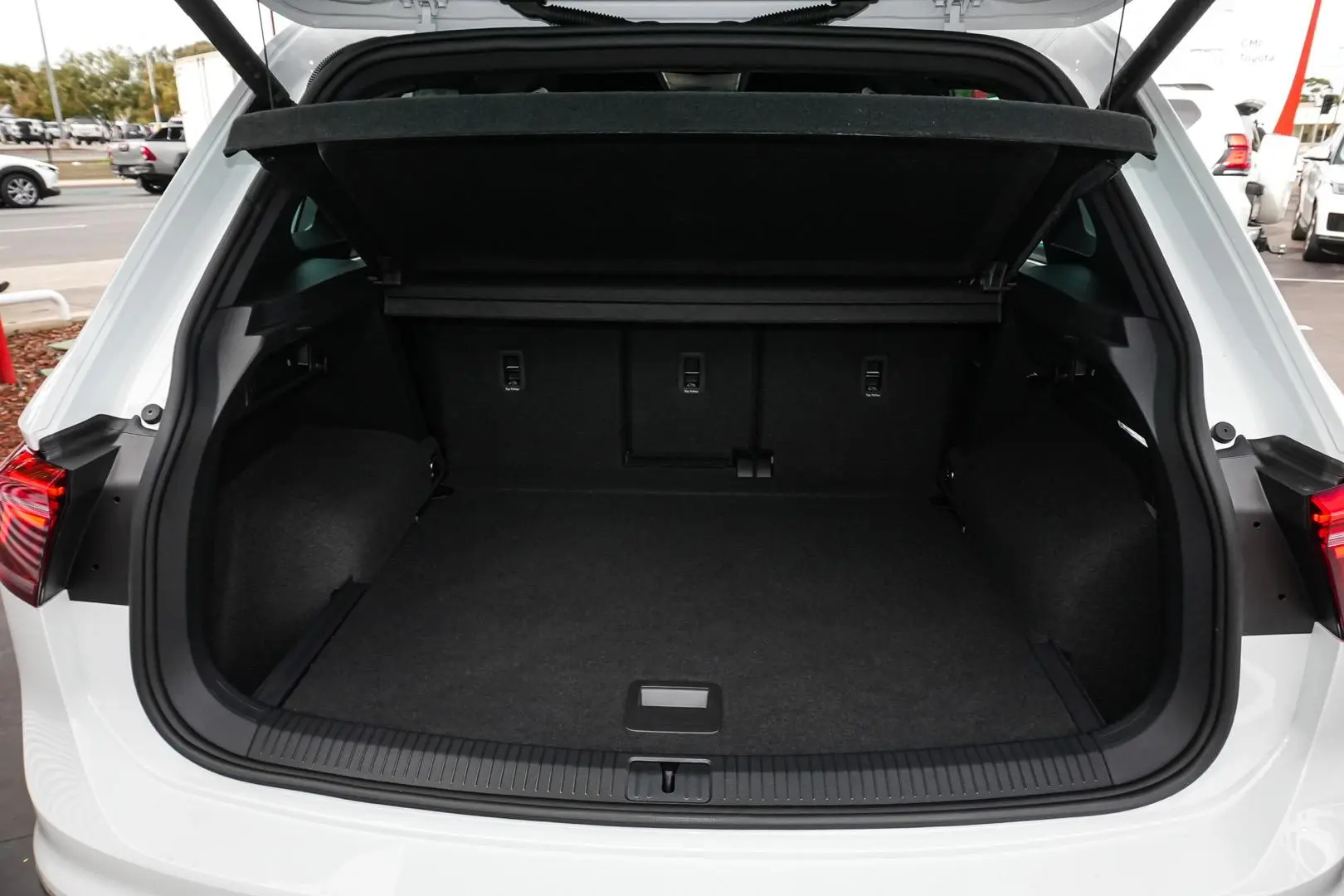 2024 Volkswagen Tiguan Gallery Image 14