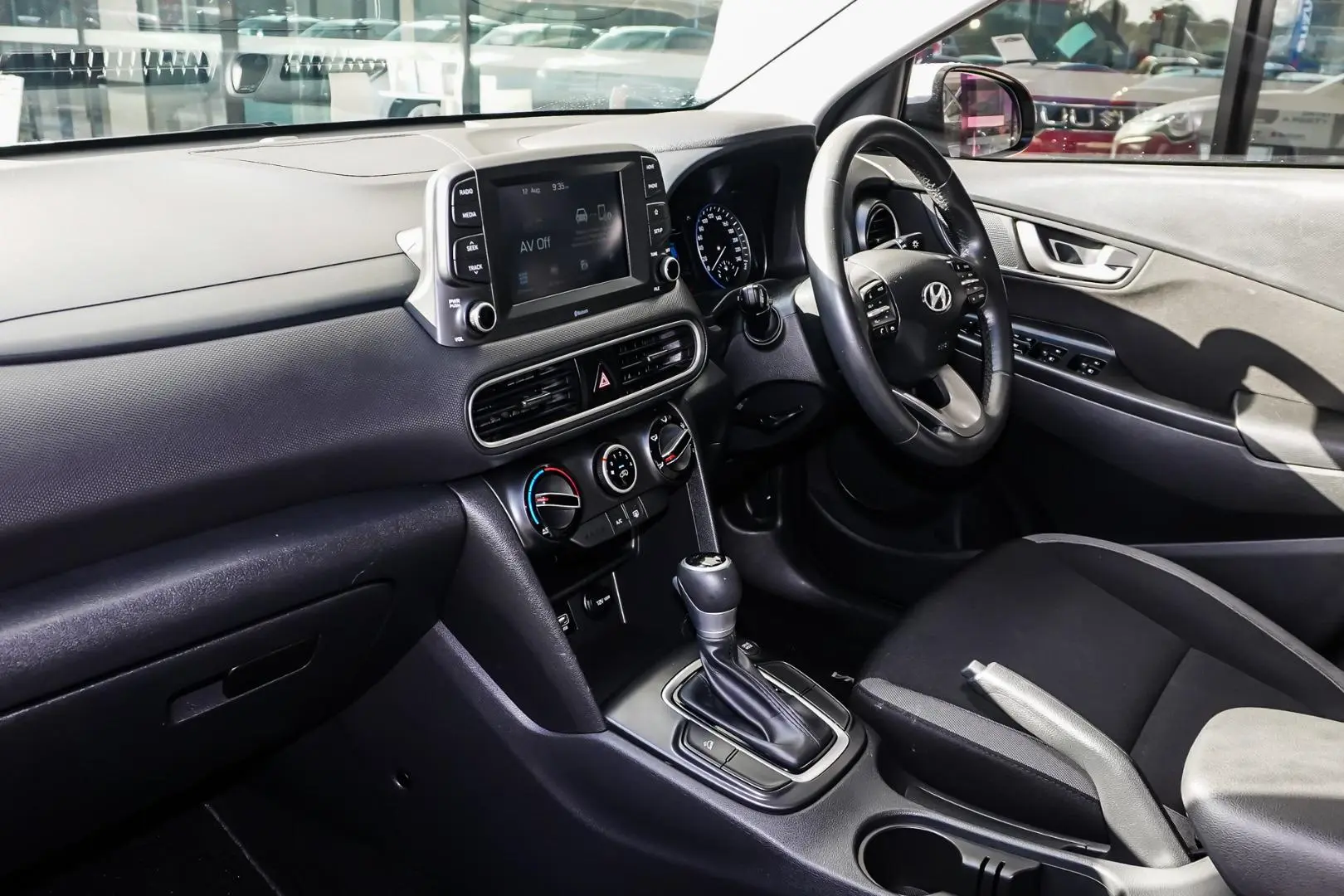 2020 Hyundai Kona Gallery Image 11