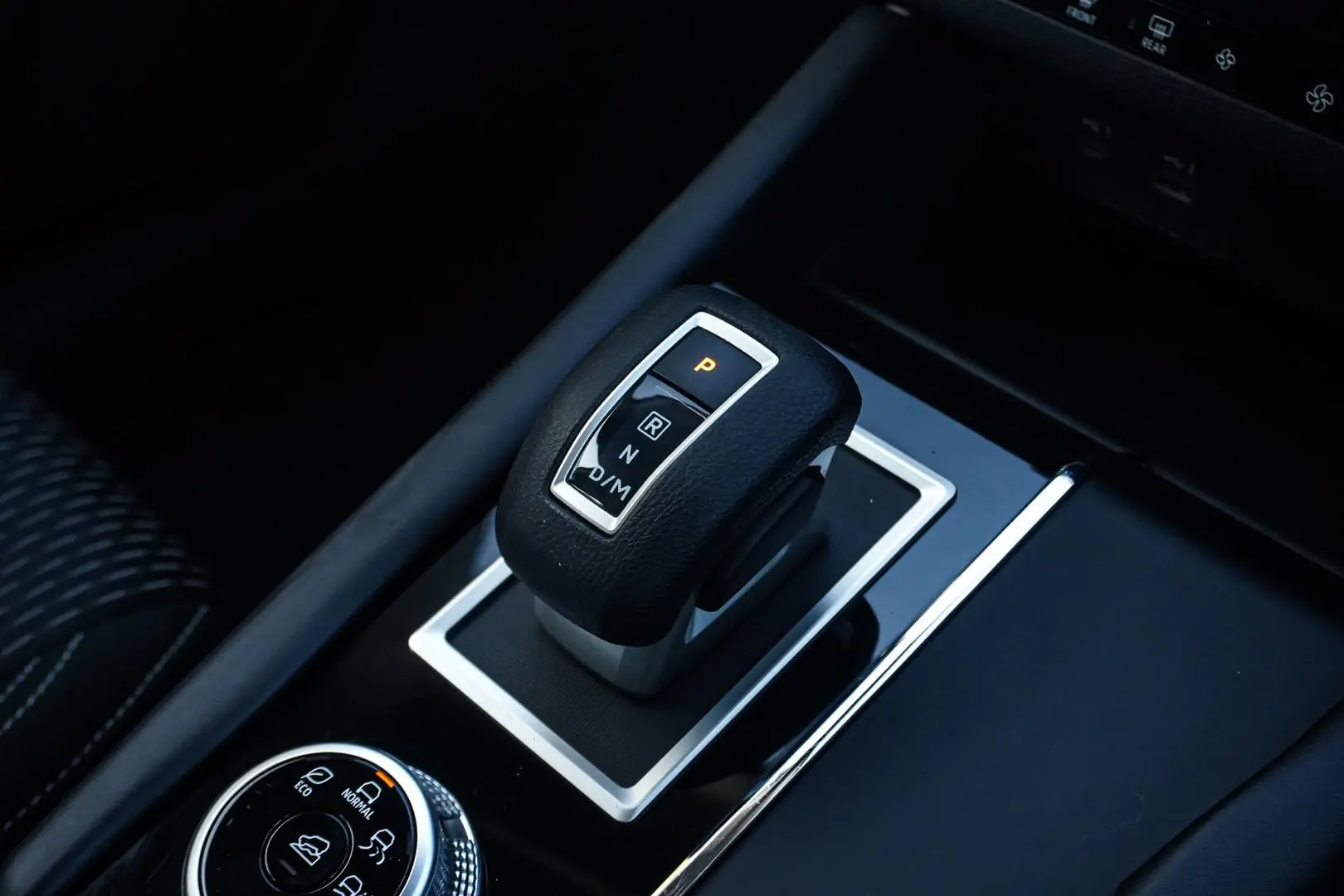 2023 Mitsubishi Outlander Gallery Image 18