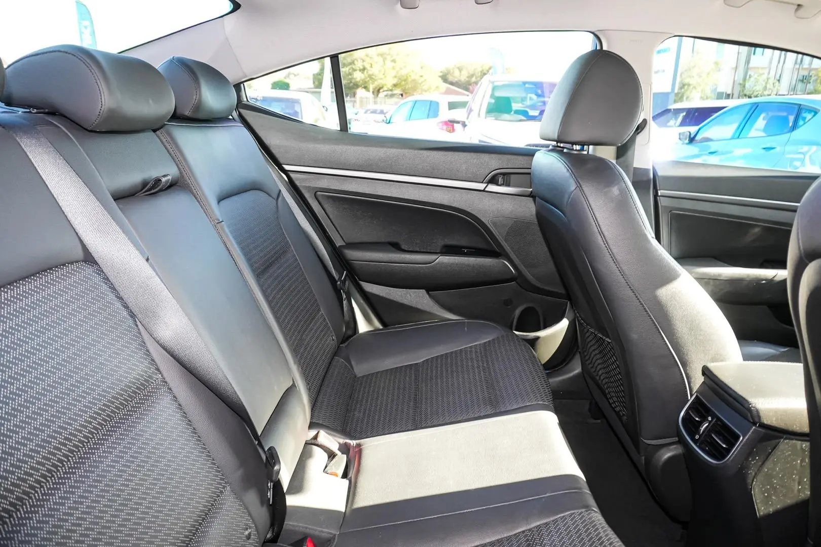 2016 Hyundai Elantra Gallery Image 14