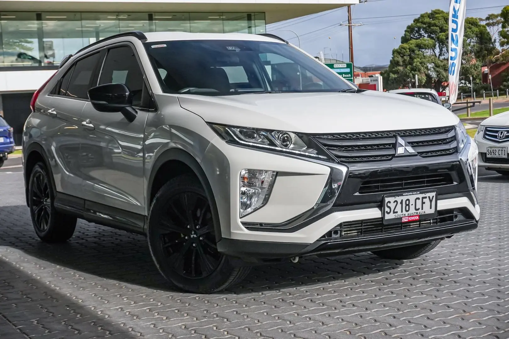 2020 Mitsubishi Eclipse Cross Gallery Image 2