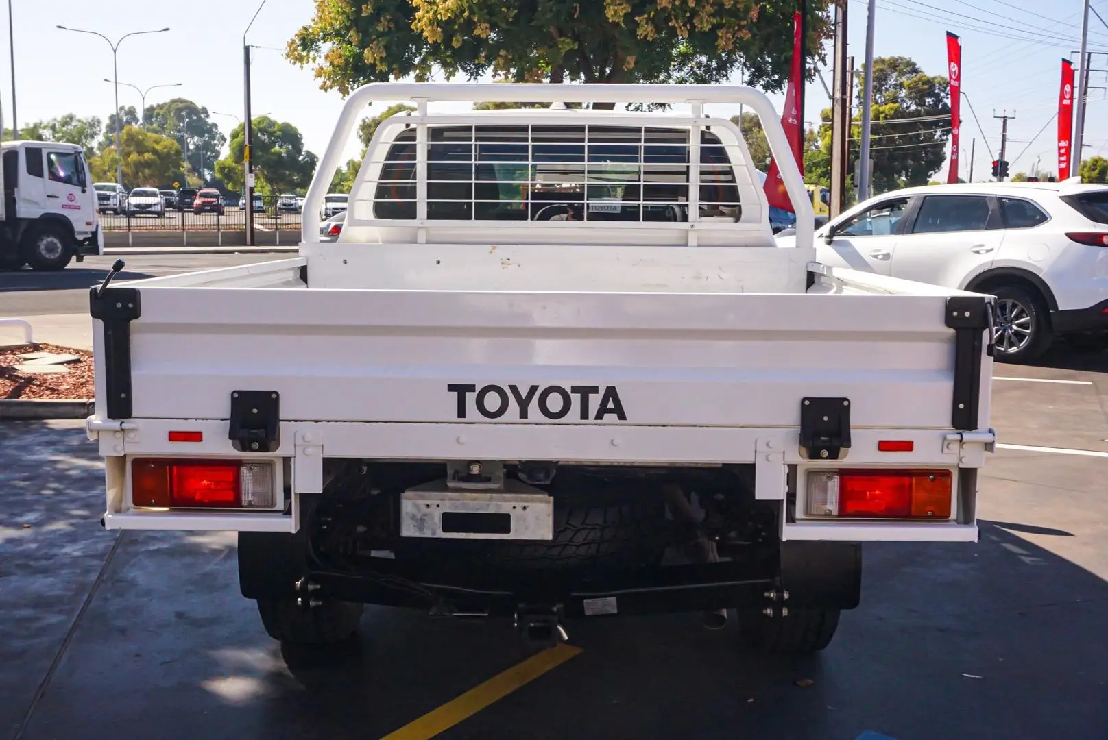 2021 Toyota Hilux Gallery Image 5