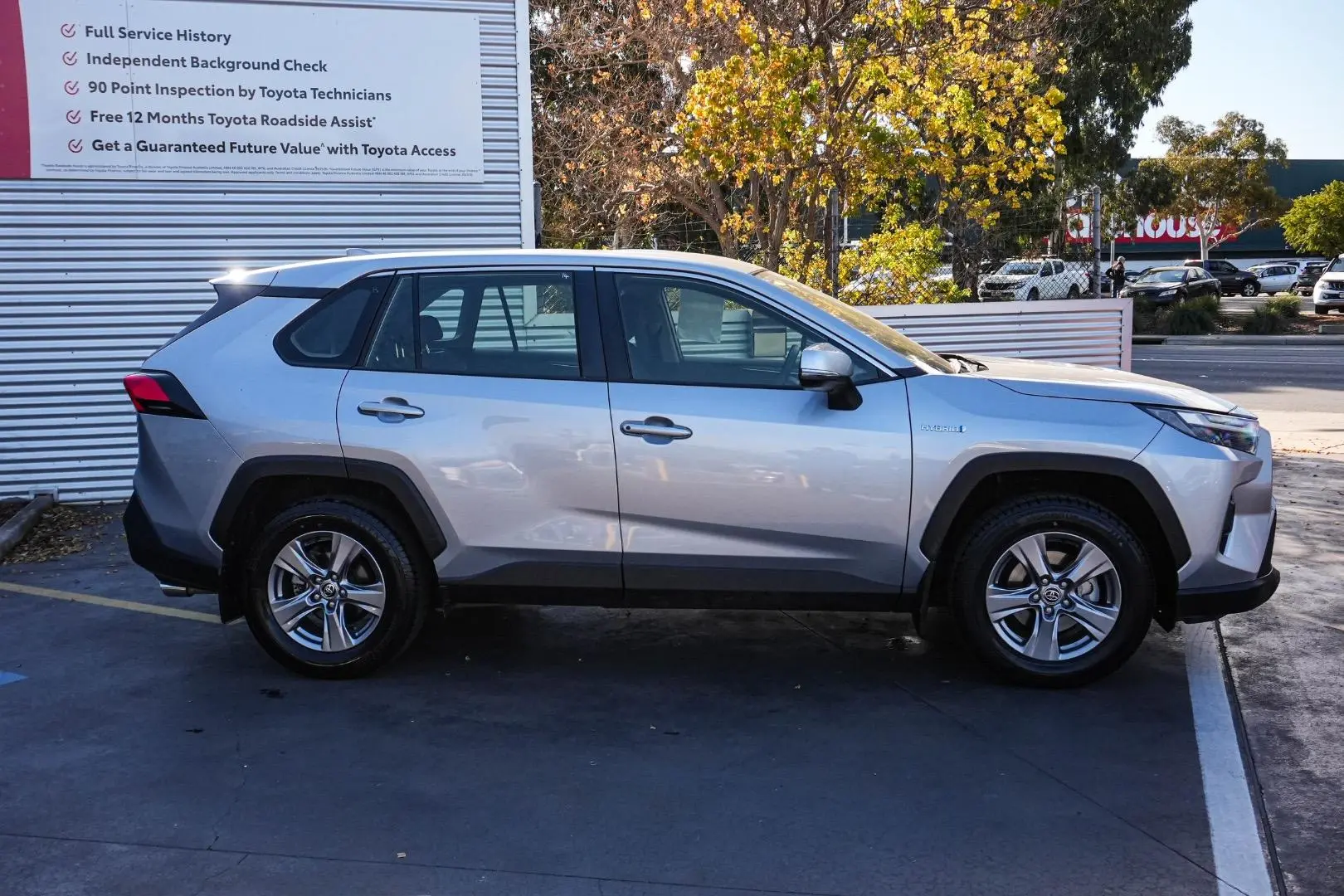 2022 Toyota RAV4 Gallery Image 4