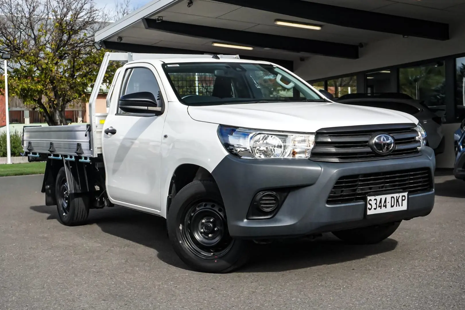 2021 Toyota Hilux Gallery Image 2