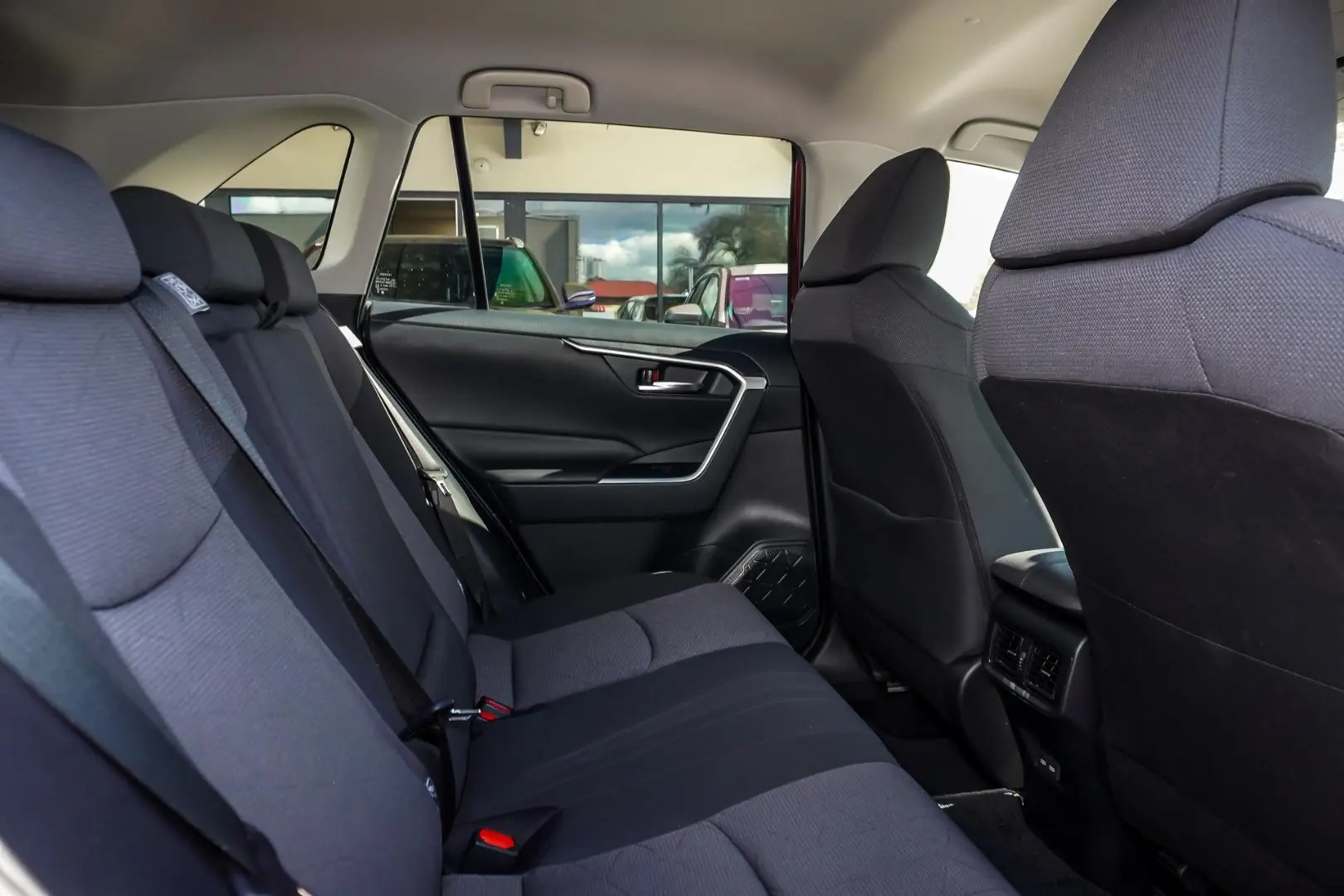 2023 Toyota RAV4 Gallery Image 7