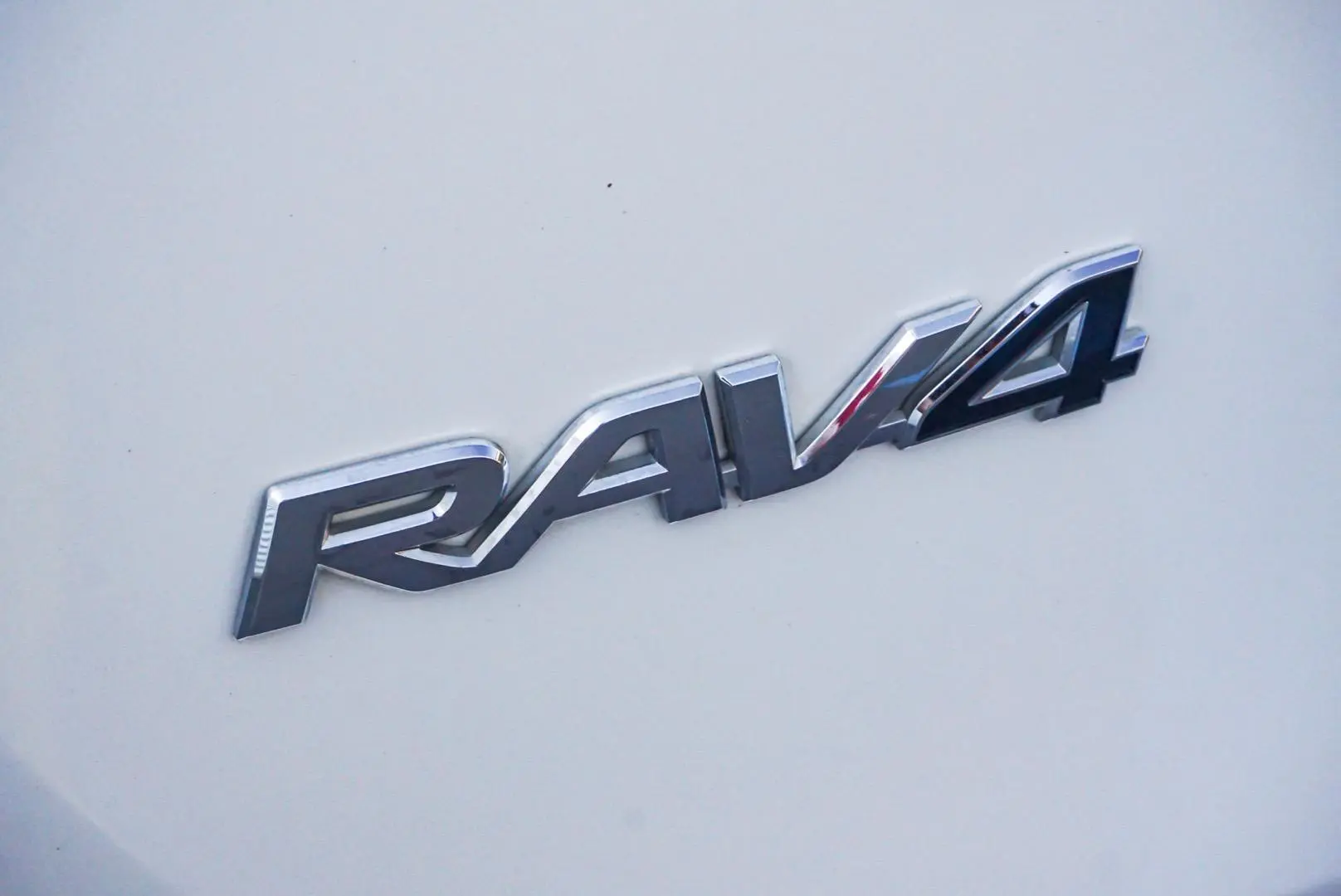 2017 Toyota RAV4 Gallery Image 14
