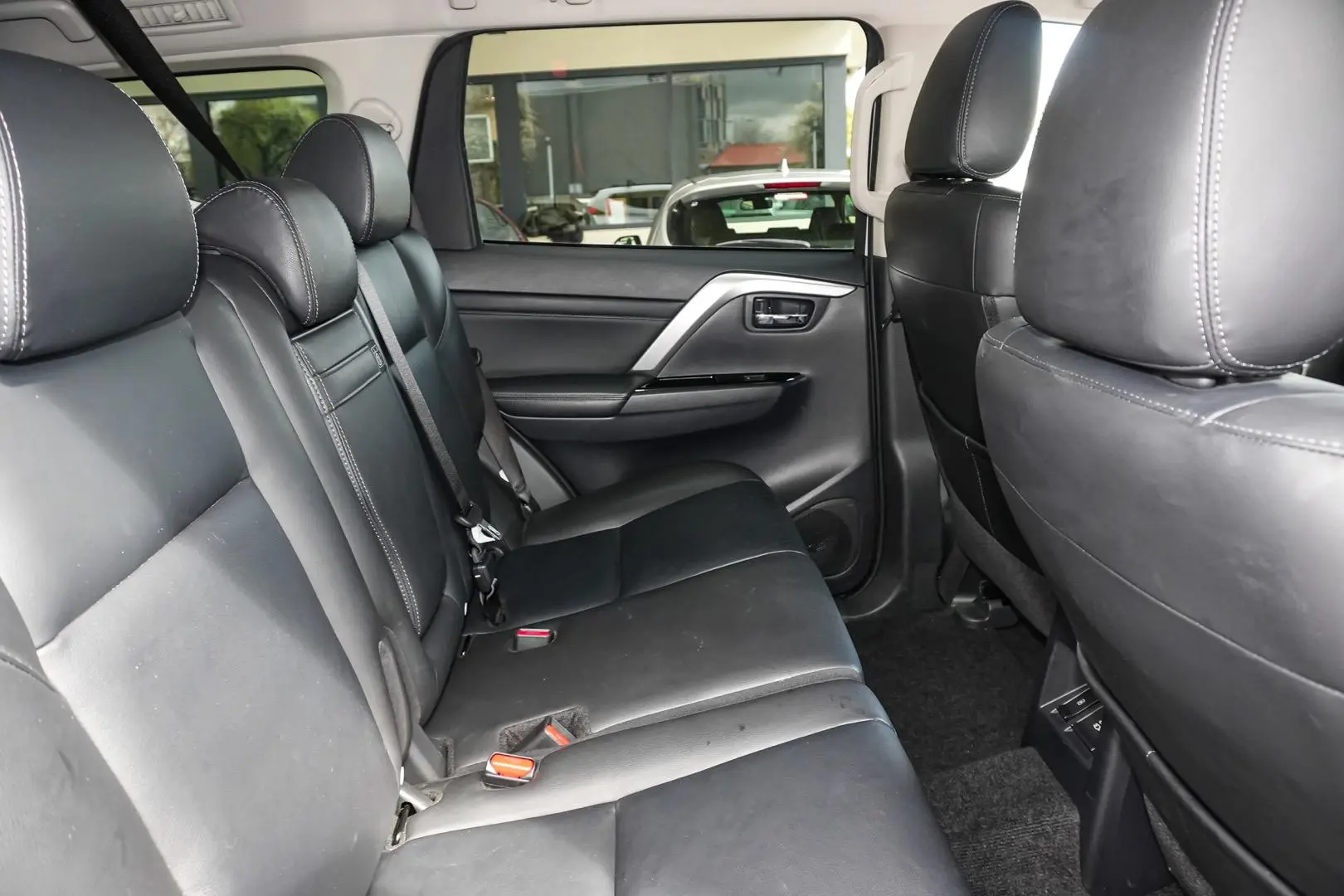 2023 Mitsubishi Pajero Sport Gallery Image 9