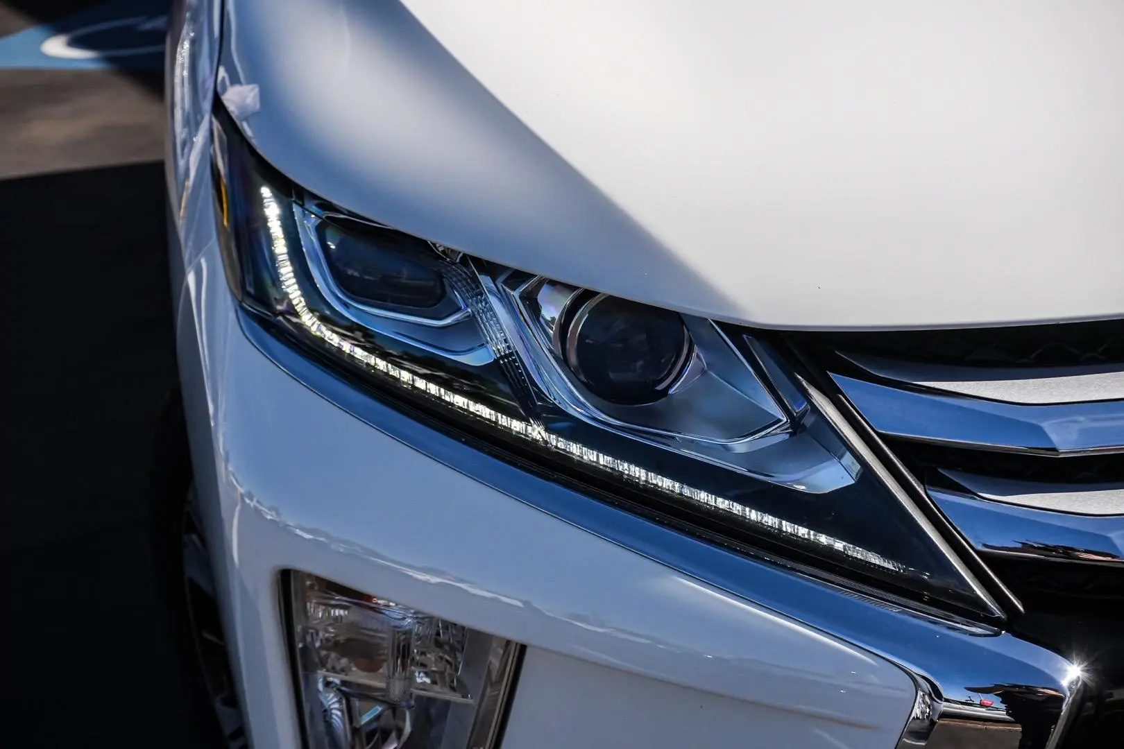 2020 Mitsubishi Eclipse Cross Gallery Image 12