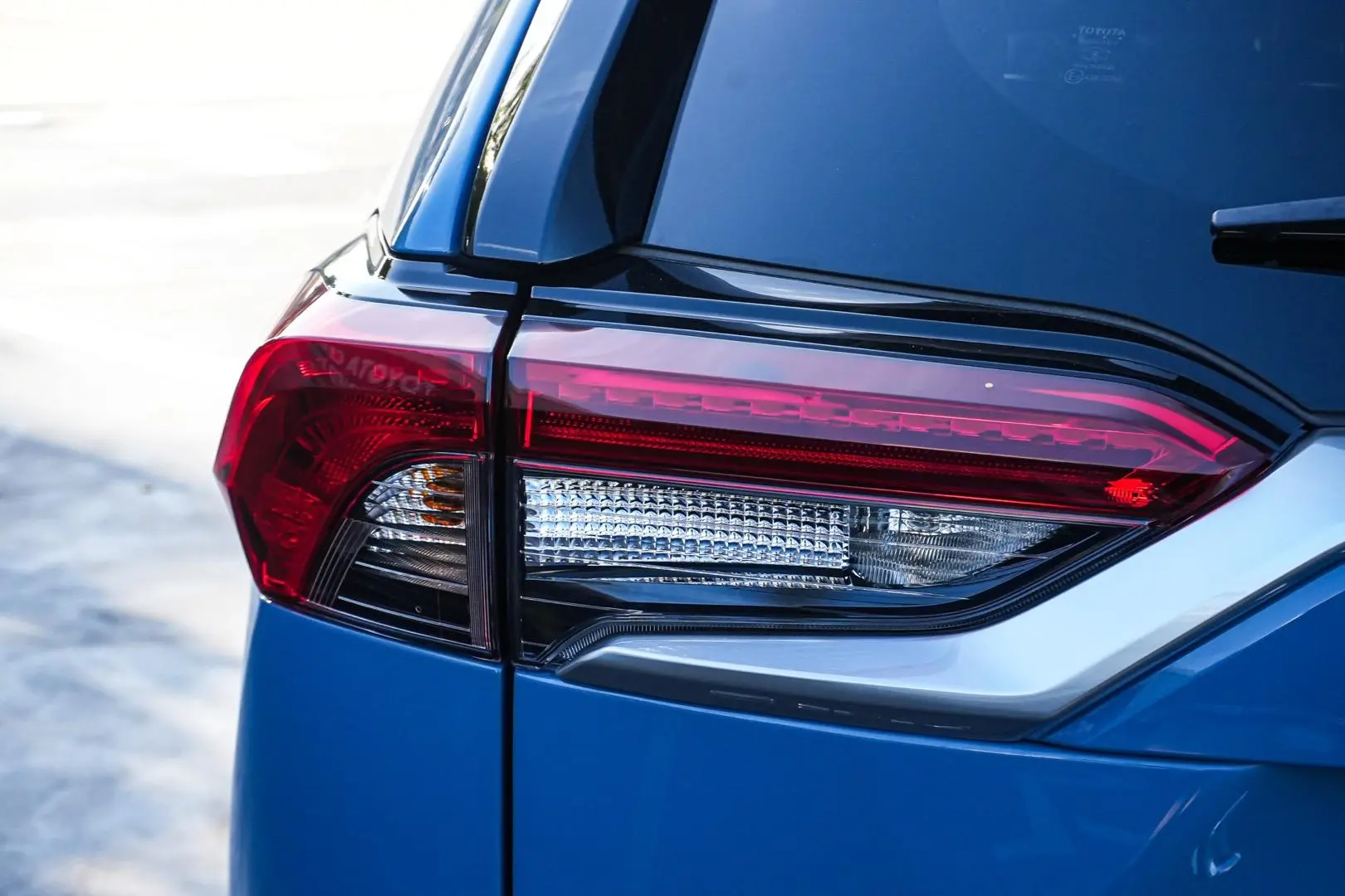 2025 Toyota RAV4 Gallery Image 14