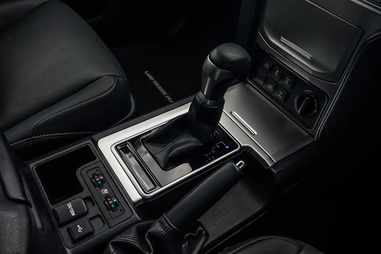 2022 Toyota Landcruiser Prado Gallery Image 18