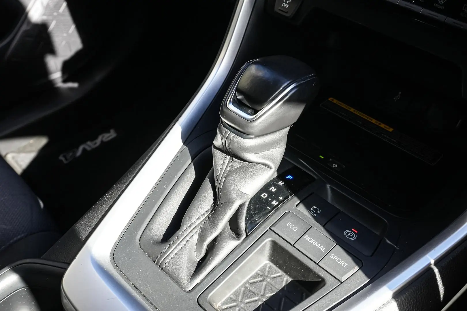 2020 Toyota RAV4 Gallery Image 18