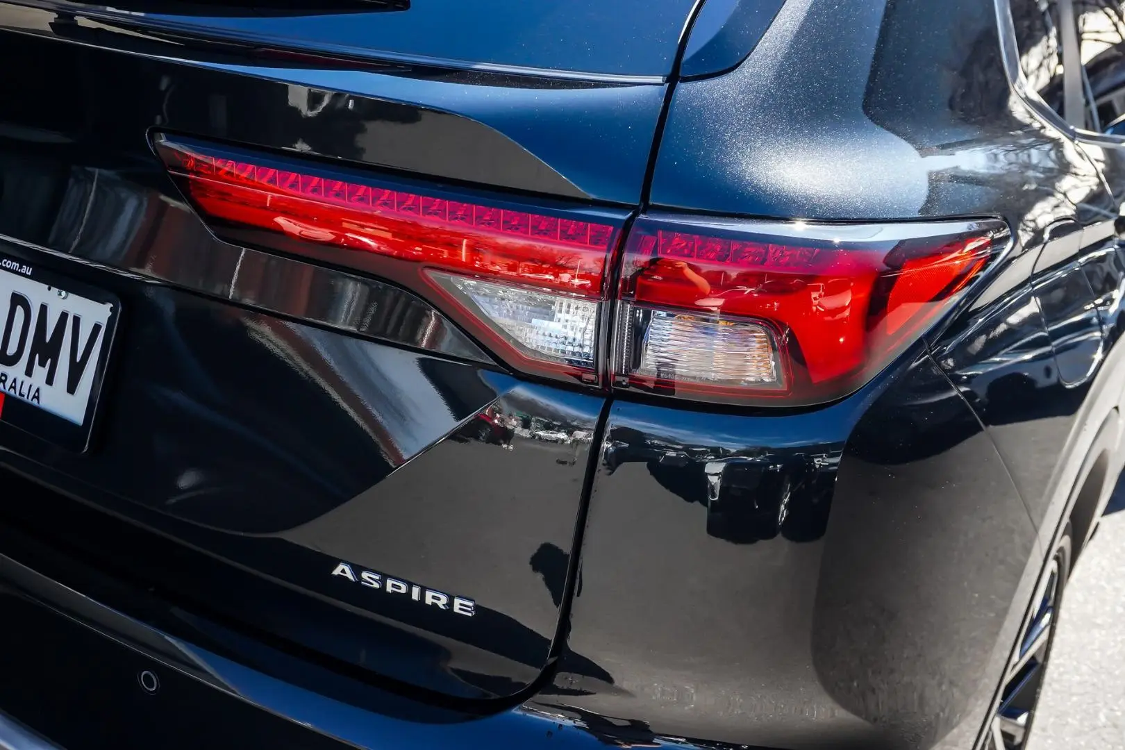 2024 Mitsubishi Outlander Gallery Image 12
