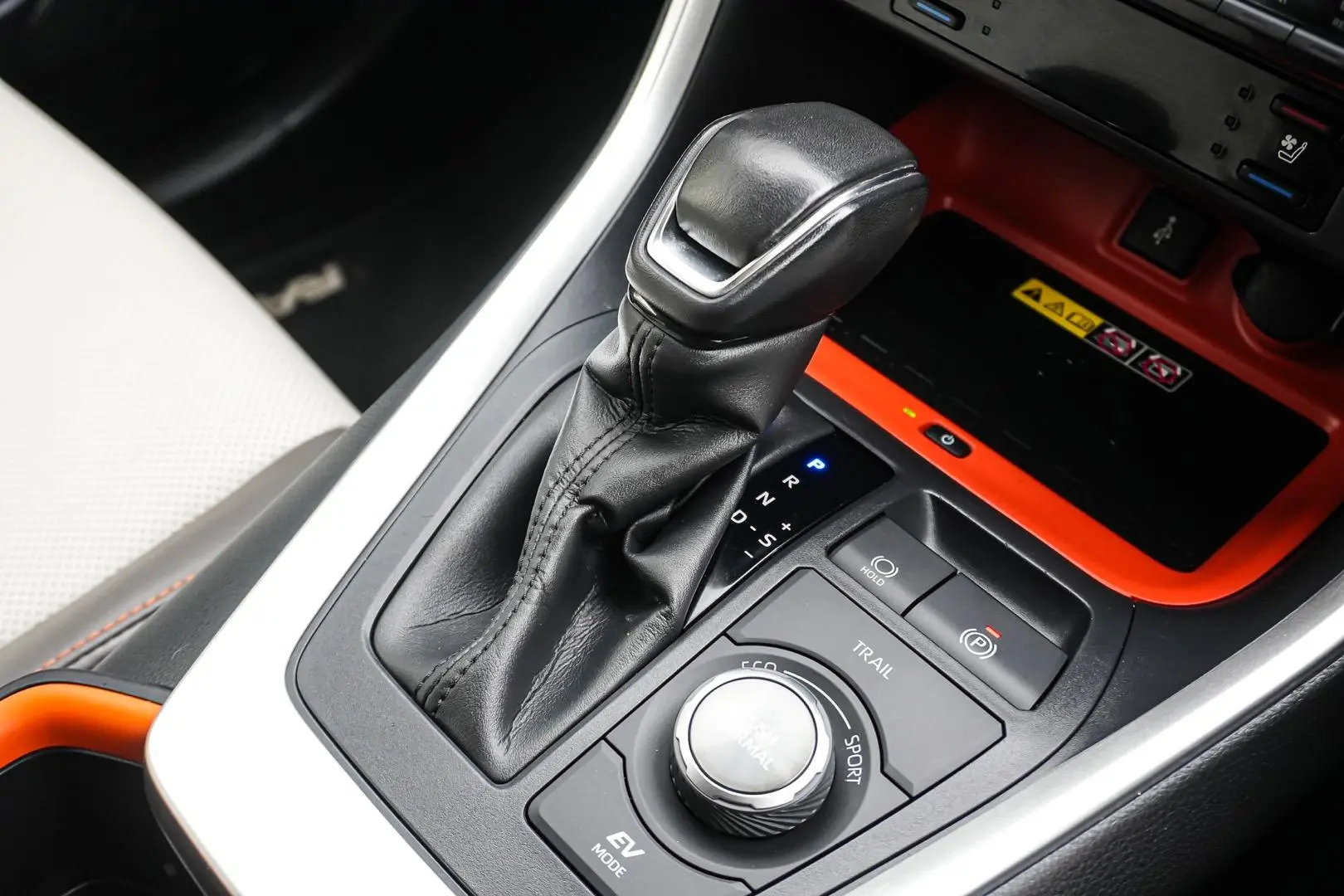 2021 Toyota RAV4 Gallery Image 18