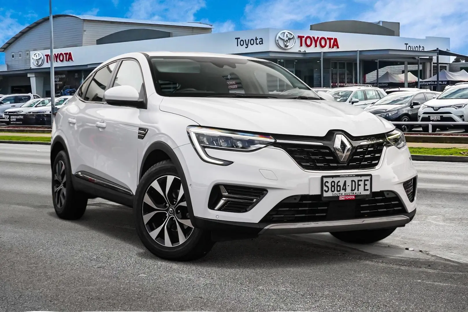 2023 Renault Arkana Image