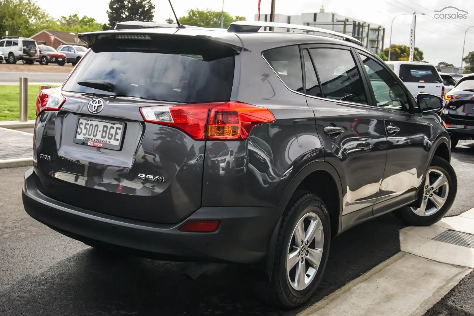 2015 Toyota RAV4 Image 2