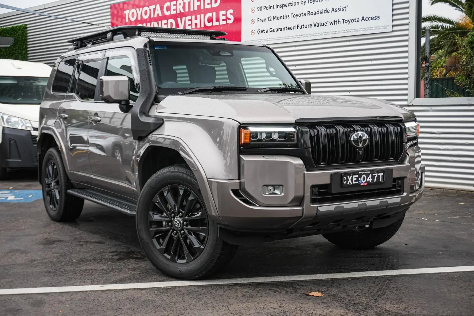 2024 Toyota Landcruiser Prado Gallery Image 2