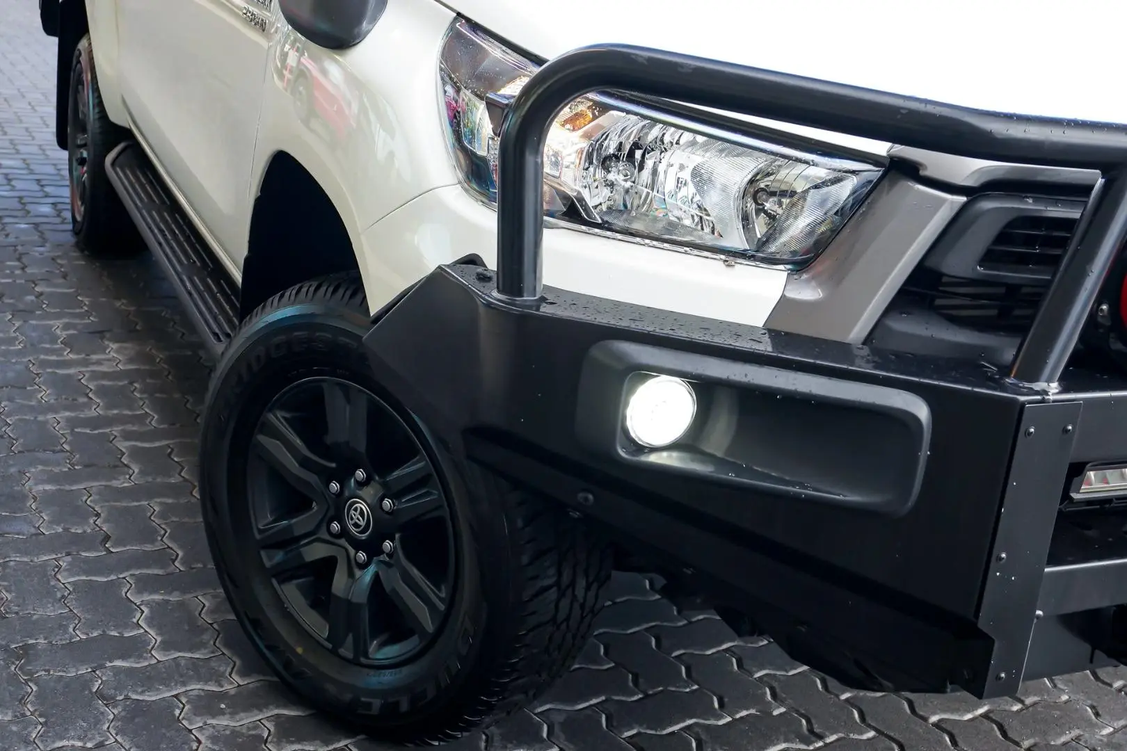 2023 Toyota Hilux Gallery Image 13