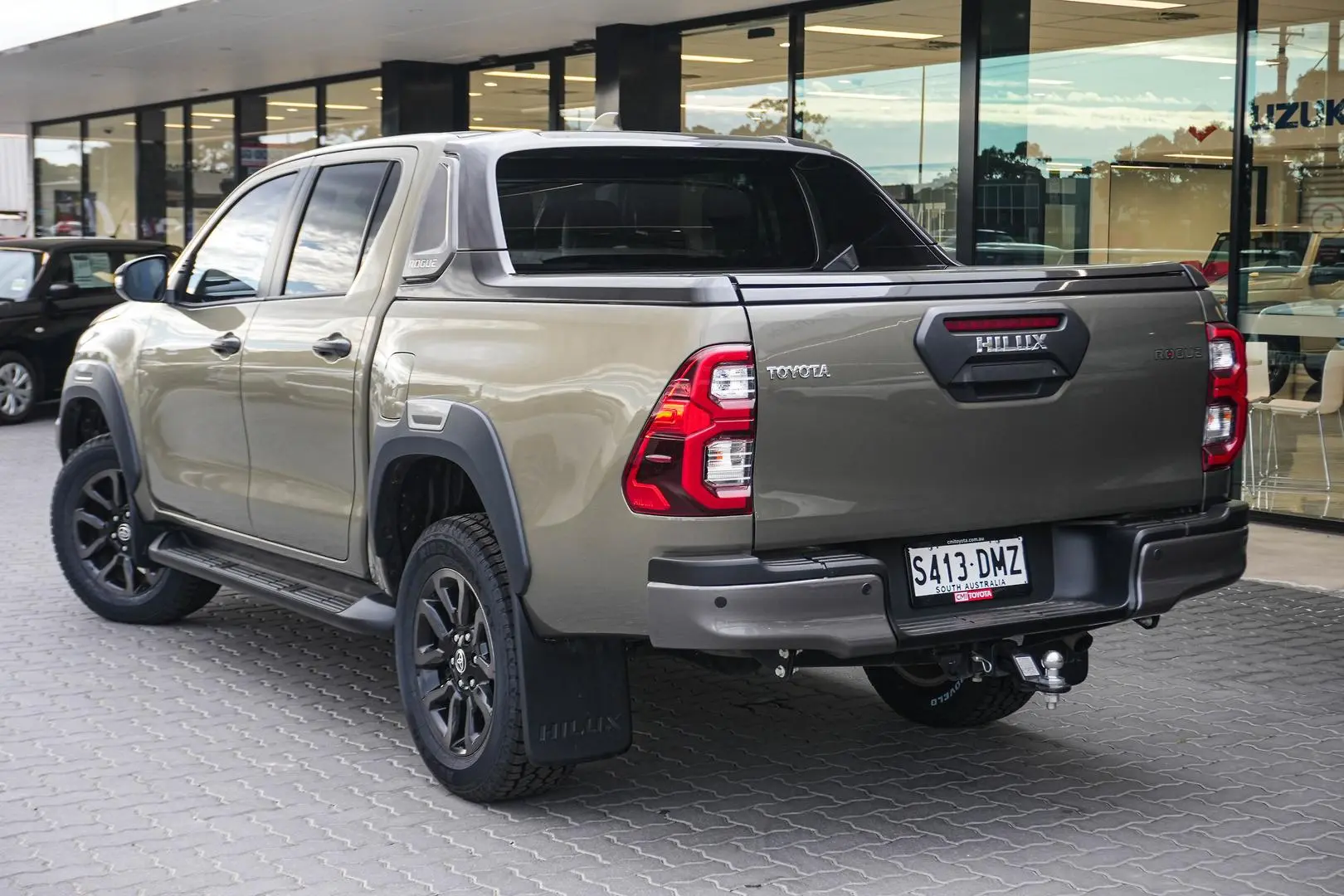 2021 Toyota Hilux Gallery Image 3