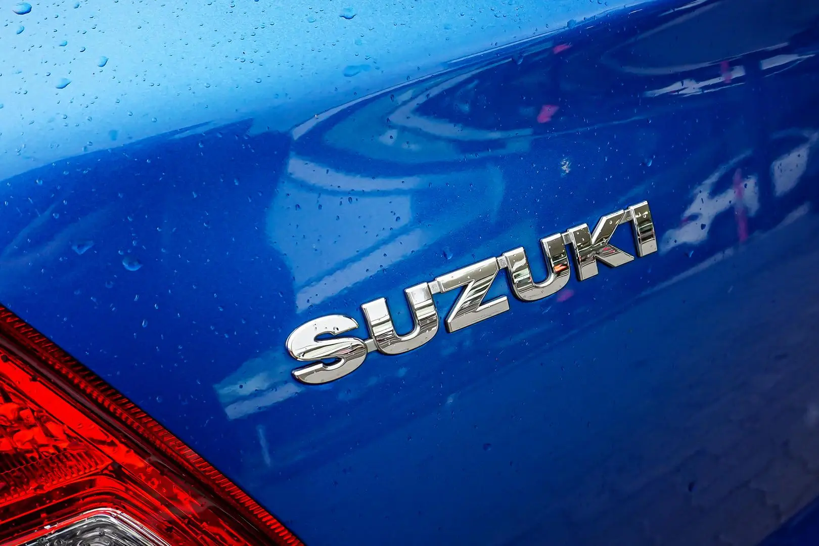 2019 Suzuki Swift Gallery Image 16