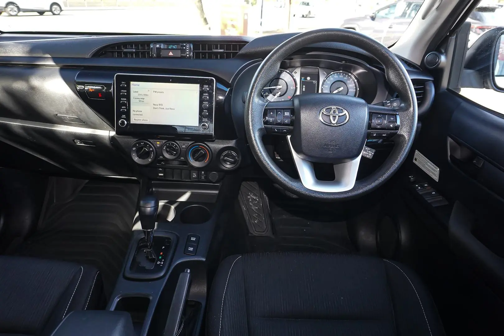 2021 Toyota Hilux Gallery Image 9