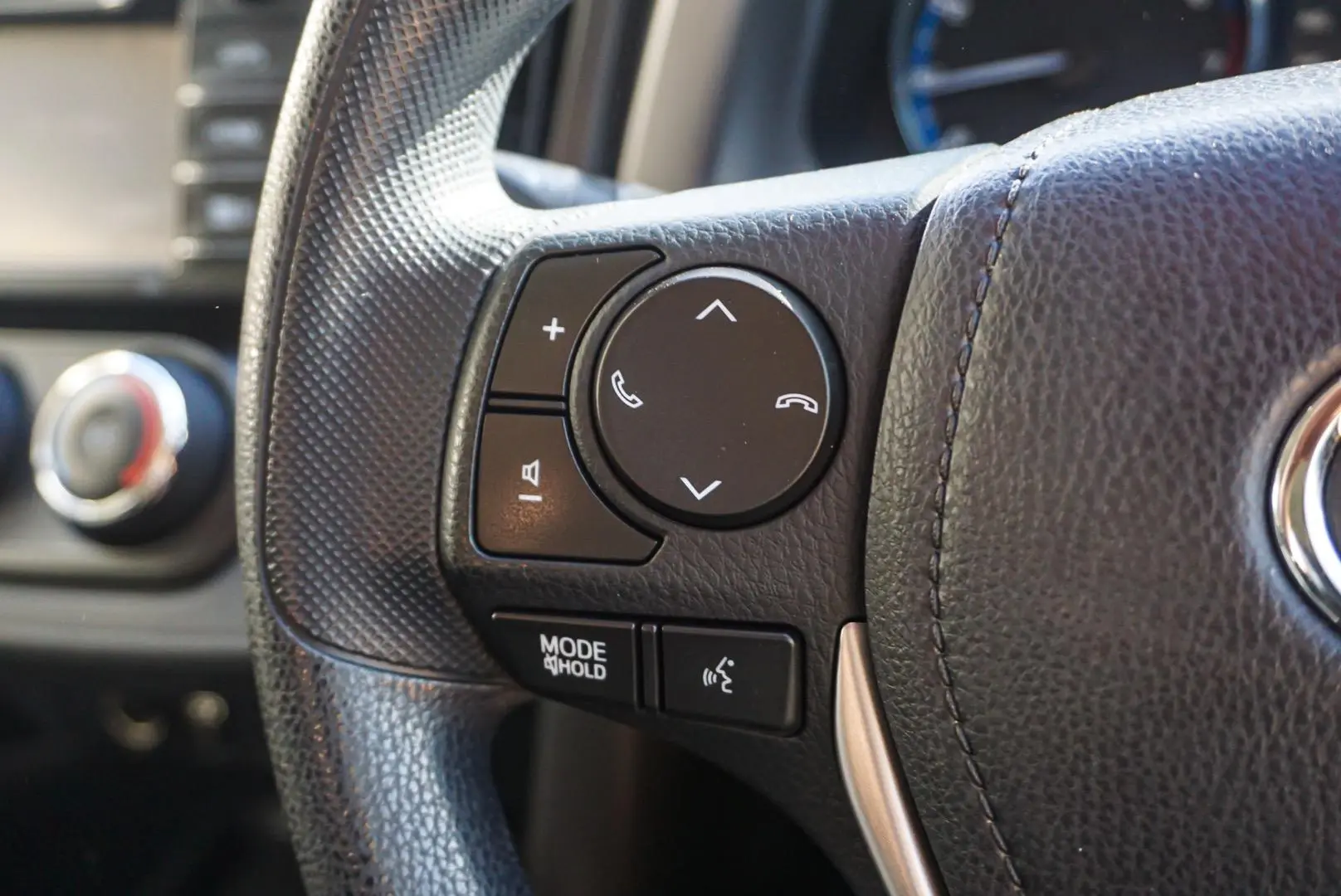 2018 Toyota RAV4 Gallery Image 18