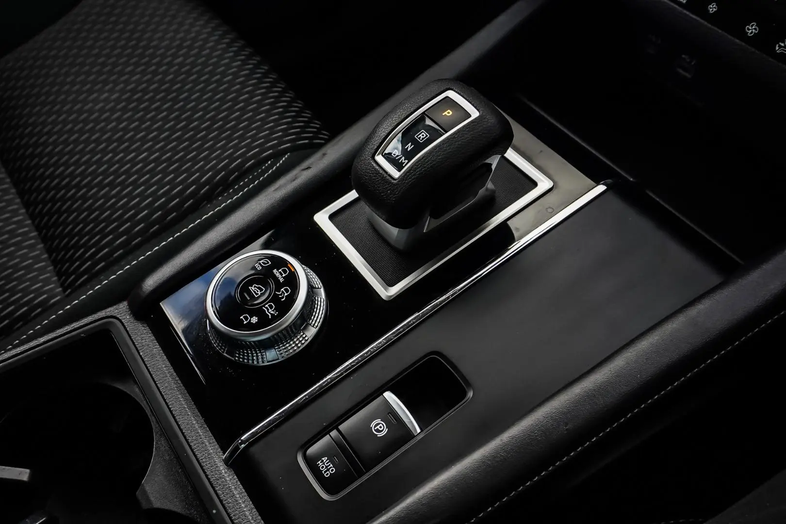 2023 Mitsubishi Outlander Gallery Image 19