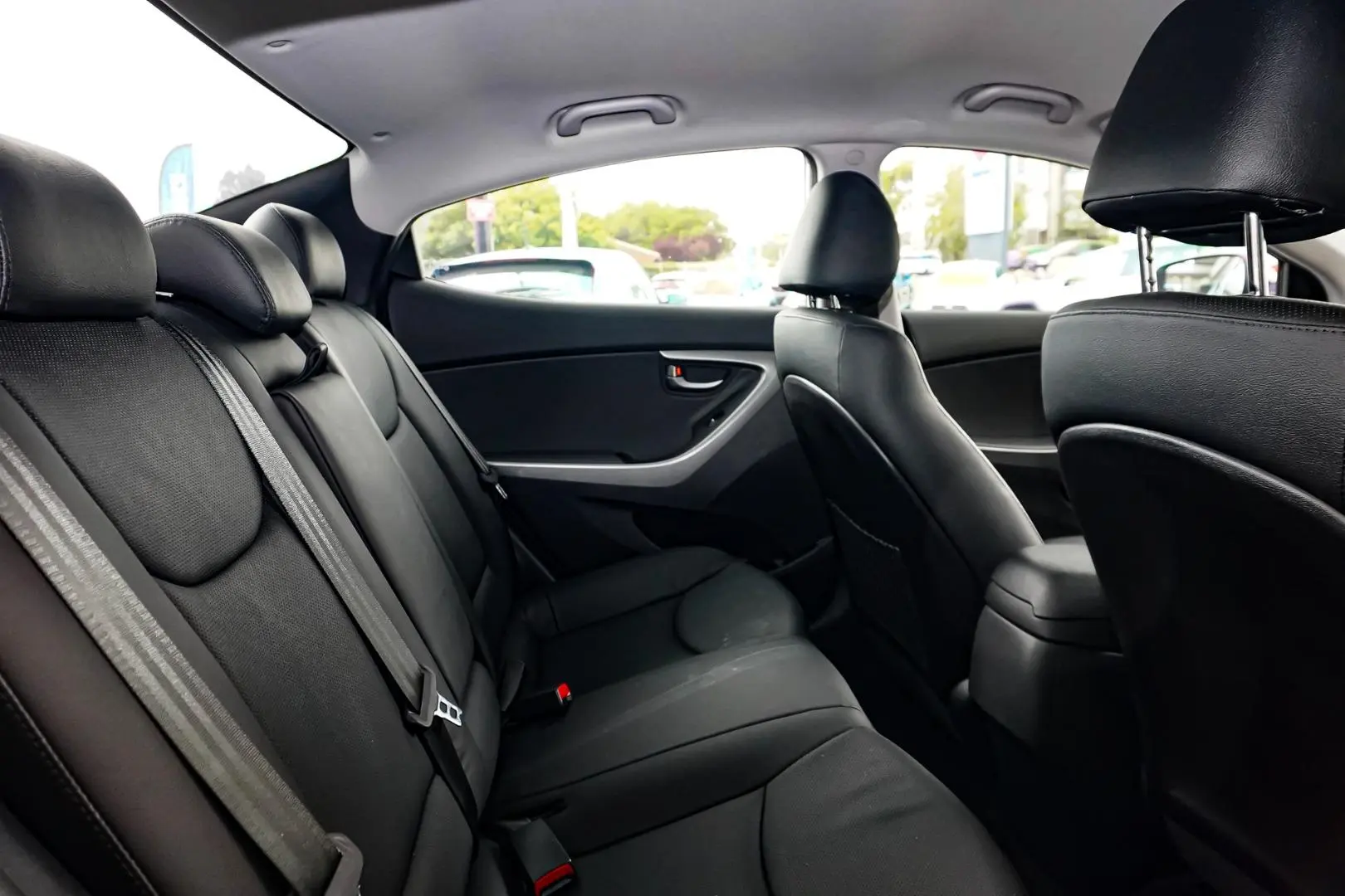 2014 Hyundai Elantra Gallery Image 8