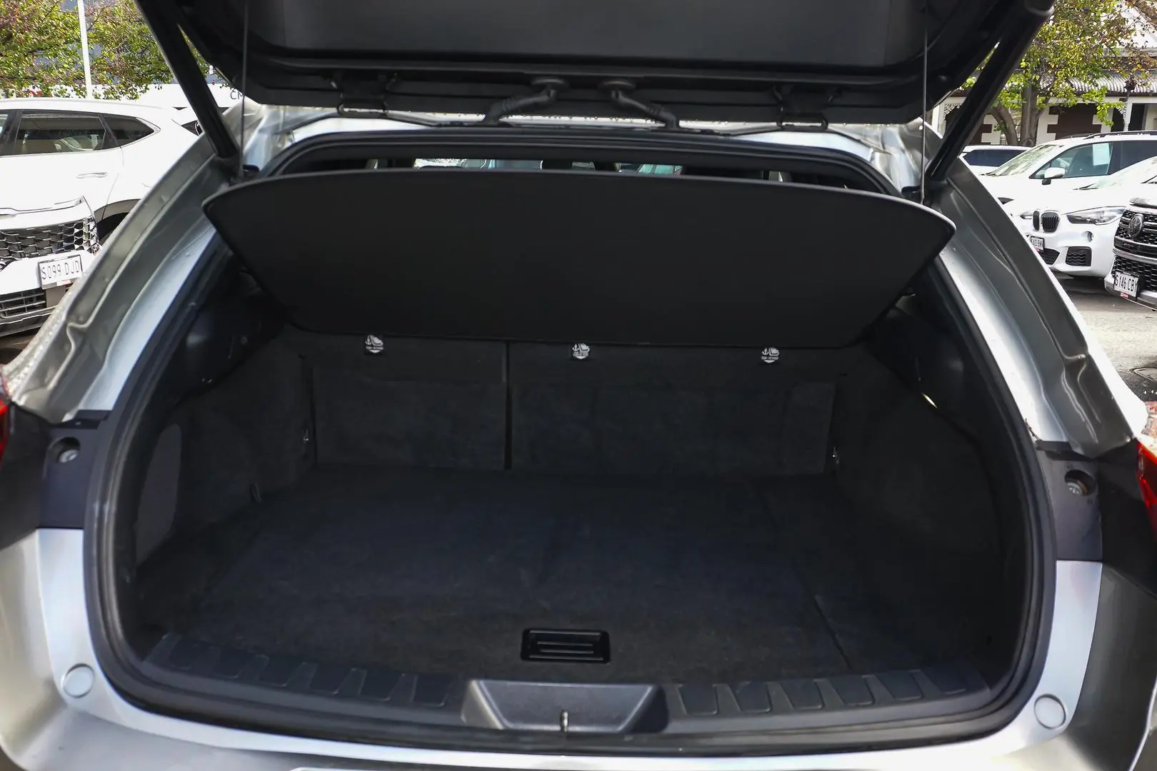 2021 Lexus UX Gallery Image 9