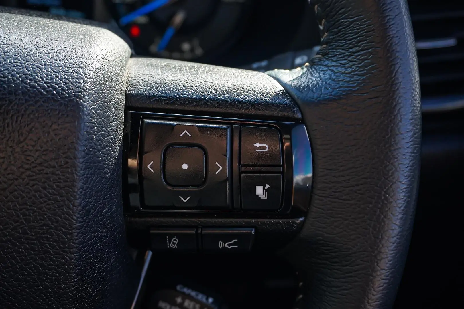 2025 Toyota Hilux Gallery Image 21