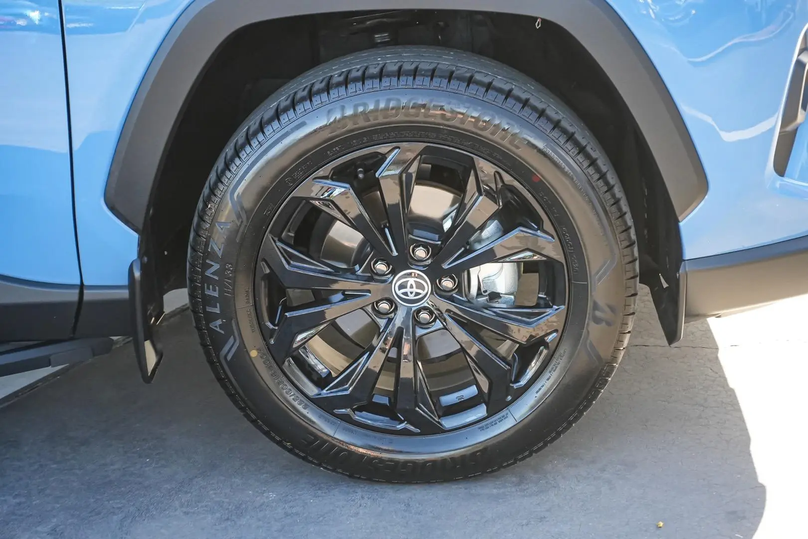 2025 Toyota RAV4 Gallery Image 13