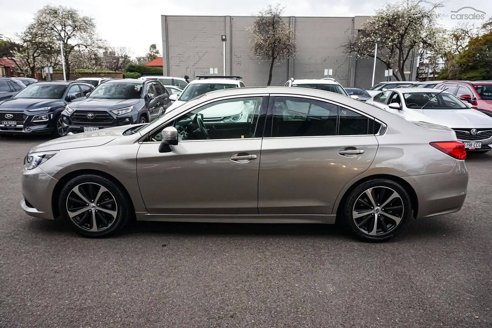 2017 Subaru Liberty Image 4