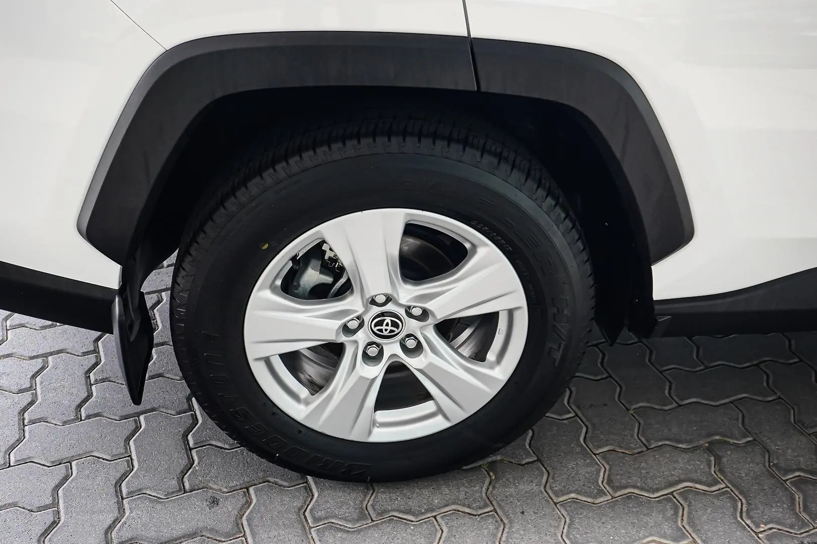 2021 Toyota RAV4 Gallery Image 17