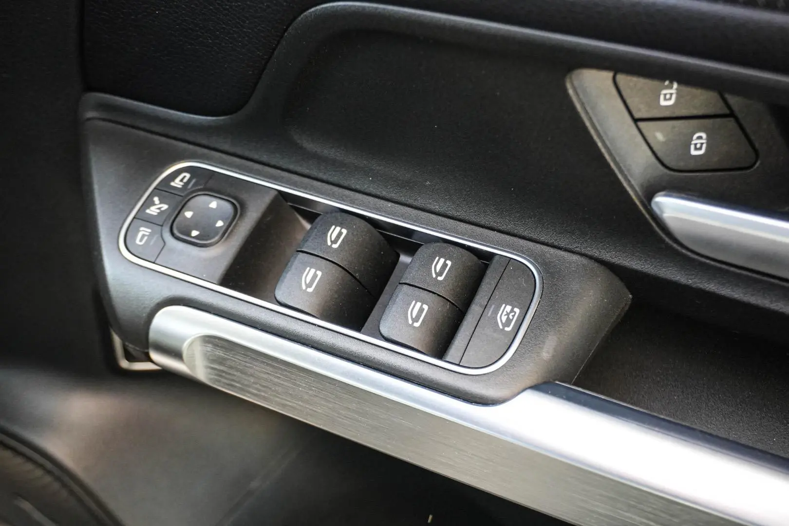 2021 Mercedes-Benz GLB-Class Gallery Image 17