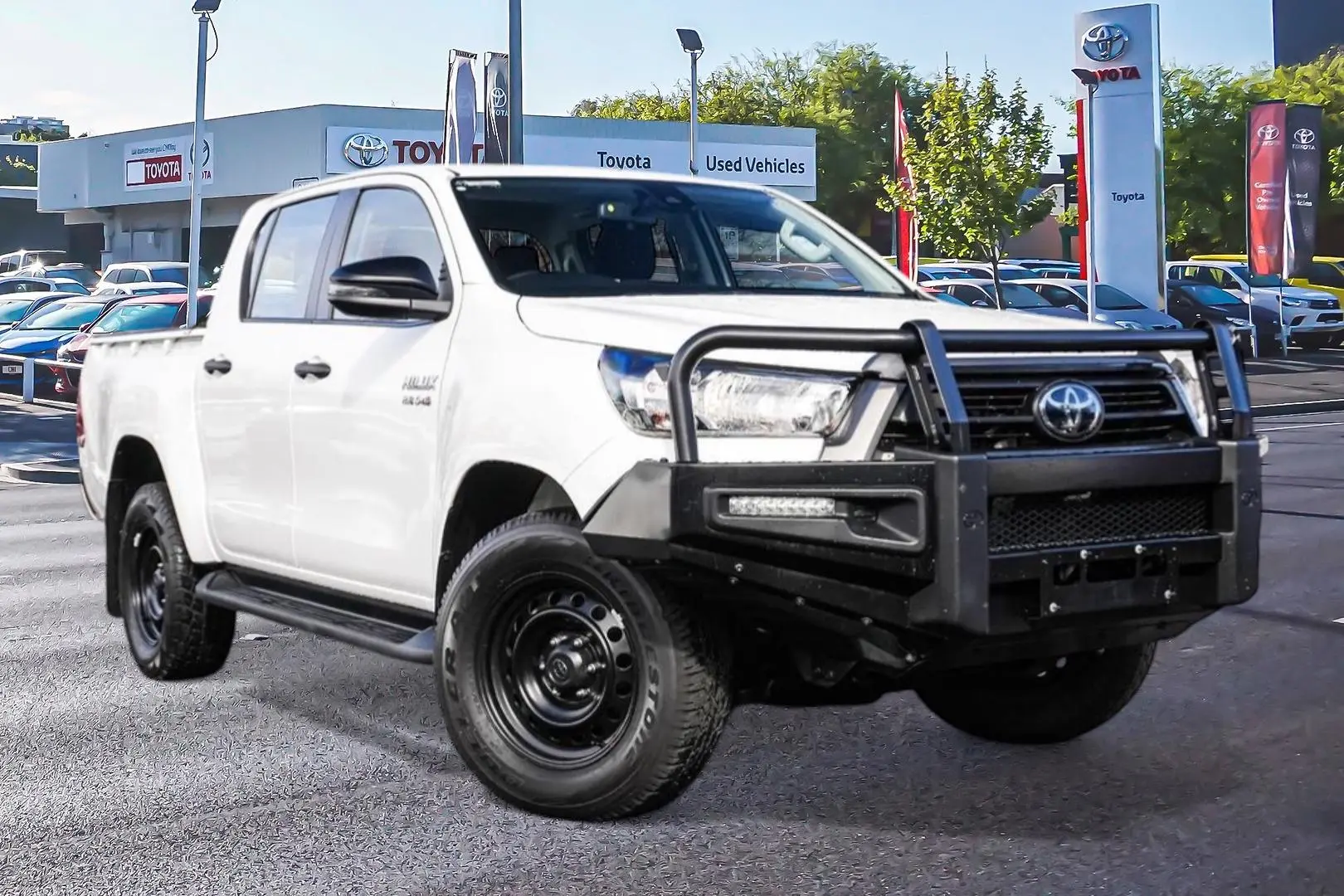 2021 Toyota Hilux Gallery Image 1