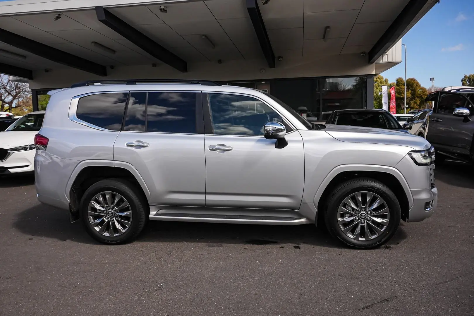 2023 Toyota Landcruiser Gallery Image 4