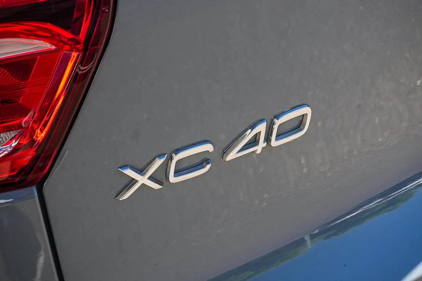 2023 Volvo XC40 Gallery Image 8